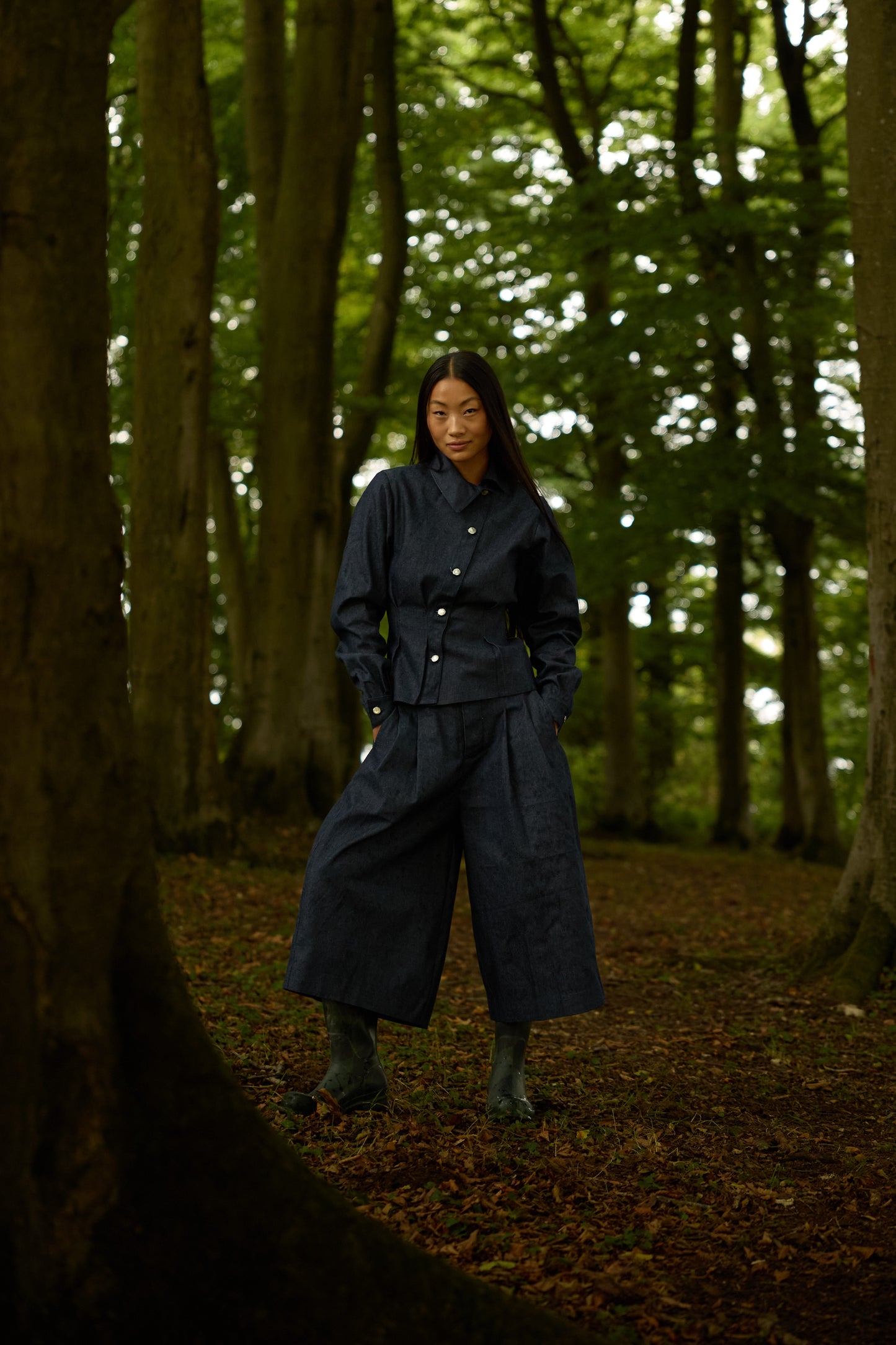 BLUE DENIM CROPPED TROUSER
