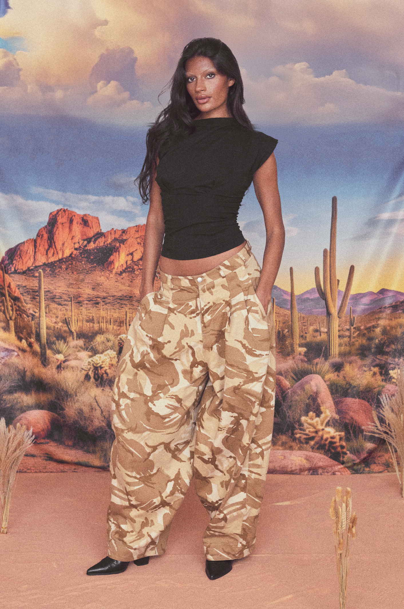 CAMO BARREL TROUSER