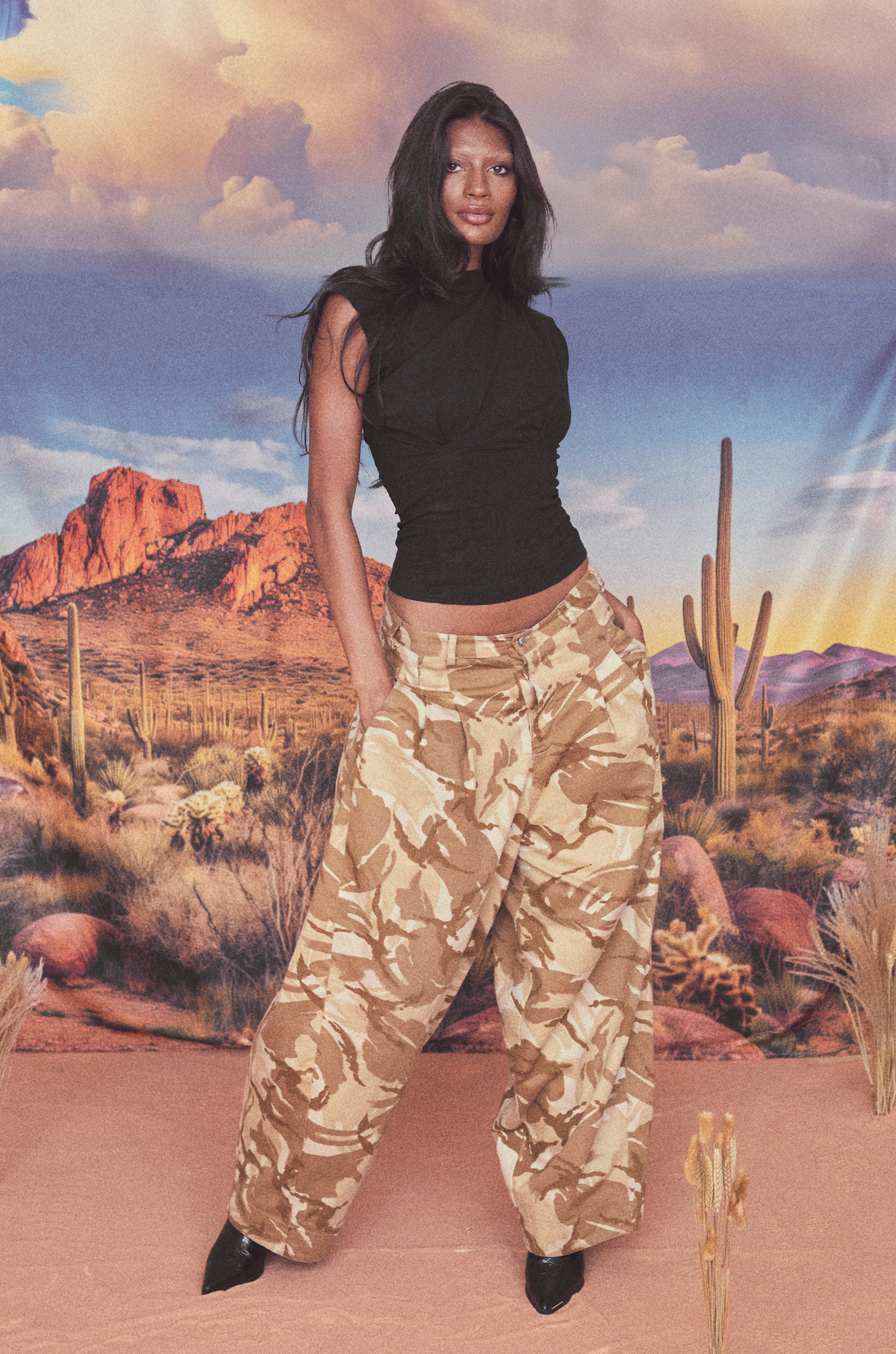 CAMO BARREL TROUSER
