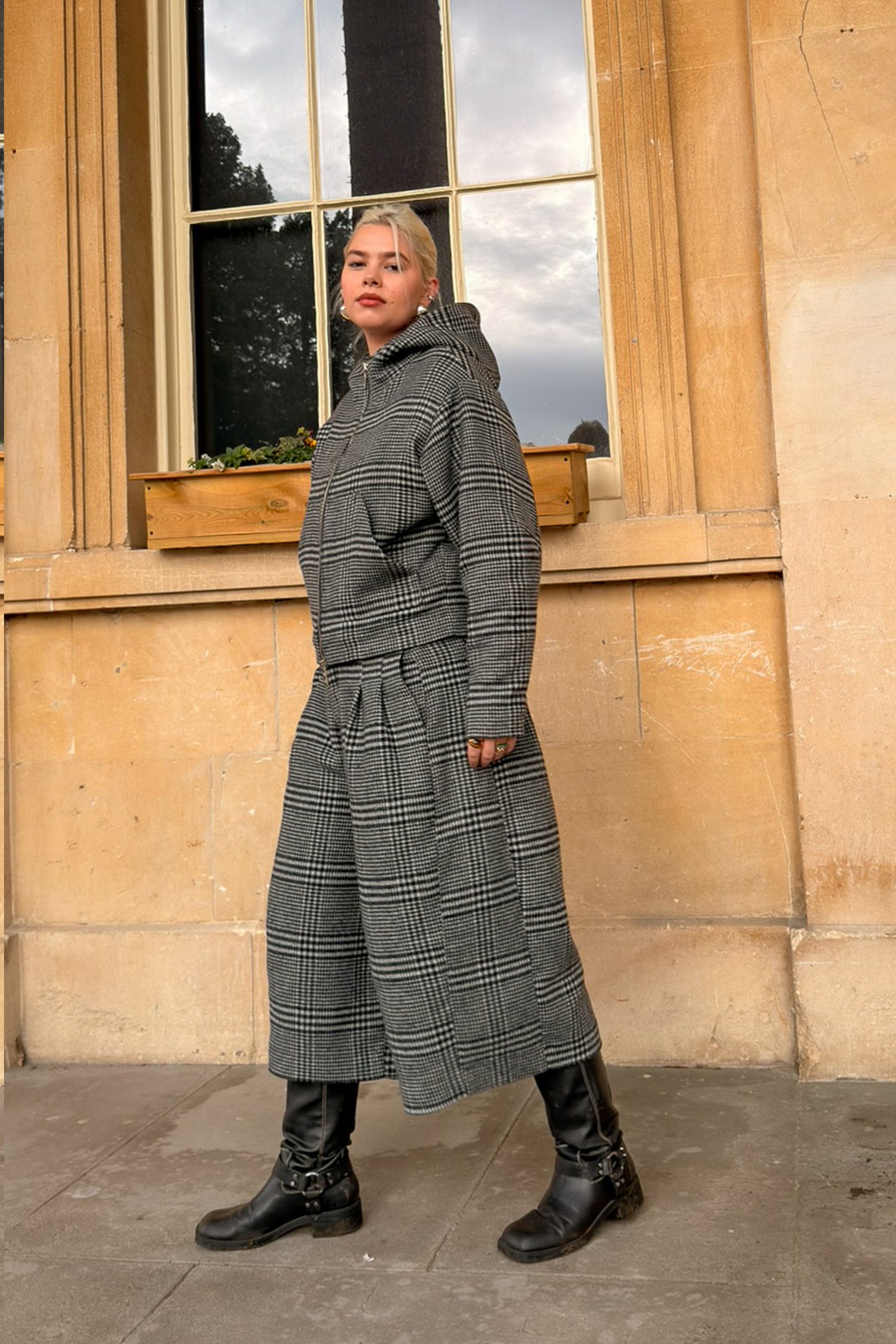 GREY WOOL CROPPED TROUSERS