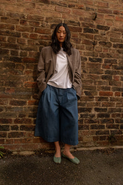 LIGHT WASH BLUE CROPPED TROUSER