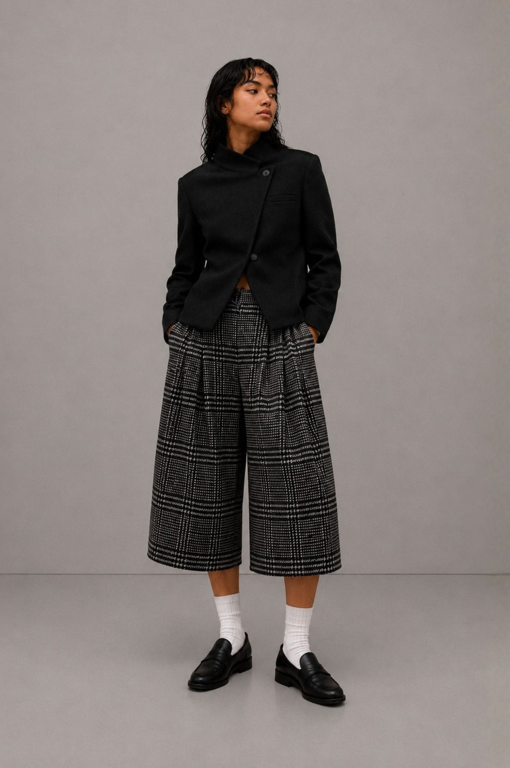 GREY CHECK WOOL CROPPED TROUSERS