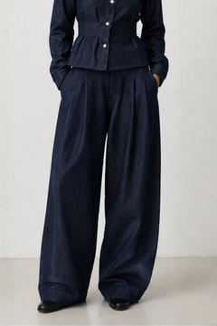 MID BLUE DENIM BARREL TROUSER