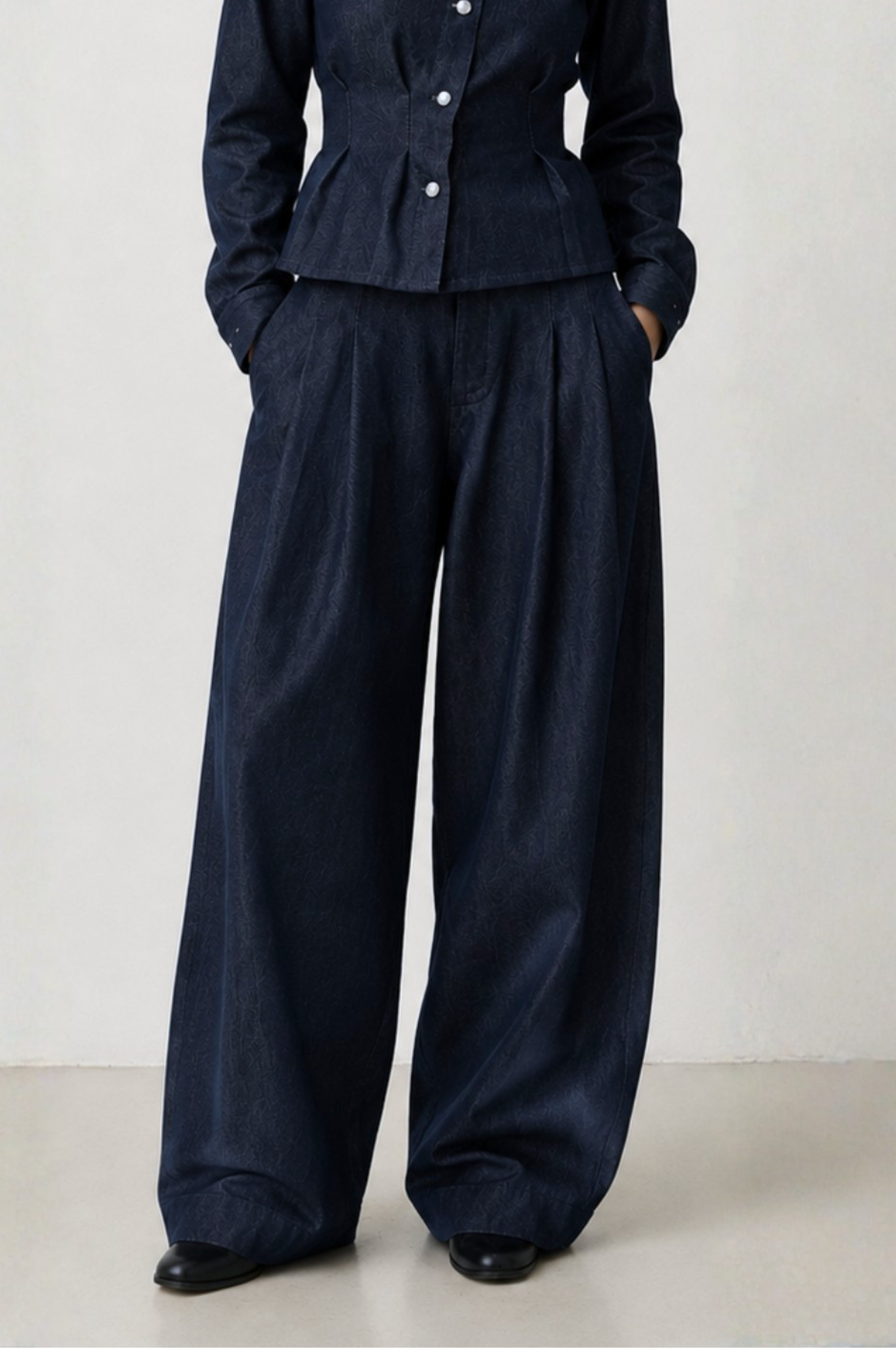 MID BLUE DENIM BARREL TROUSER