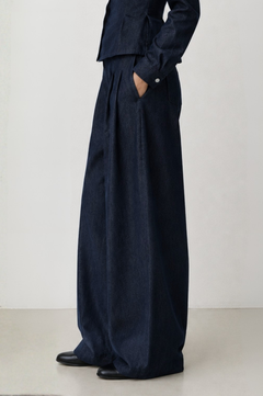 MID BLUE DENIM BARREL TROUSER