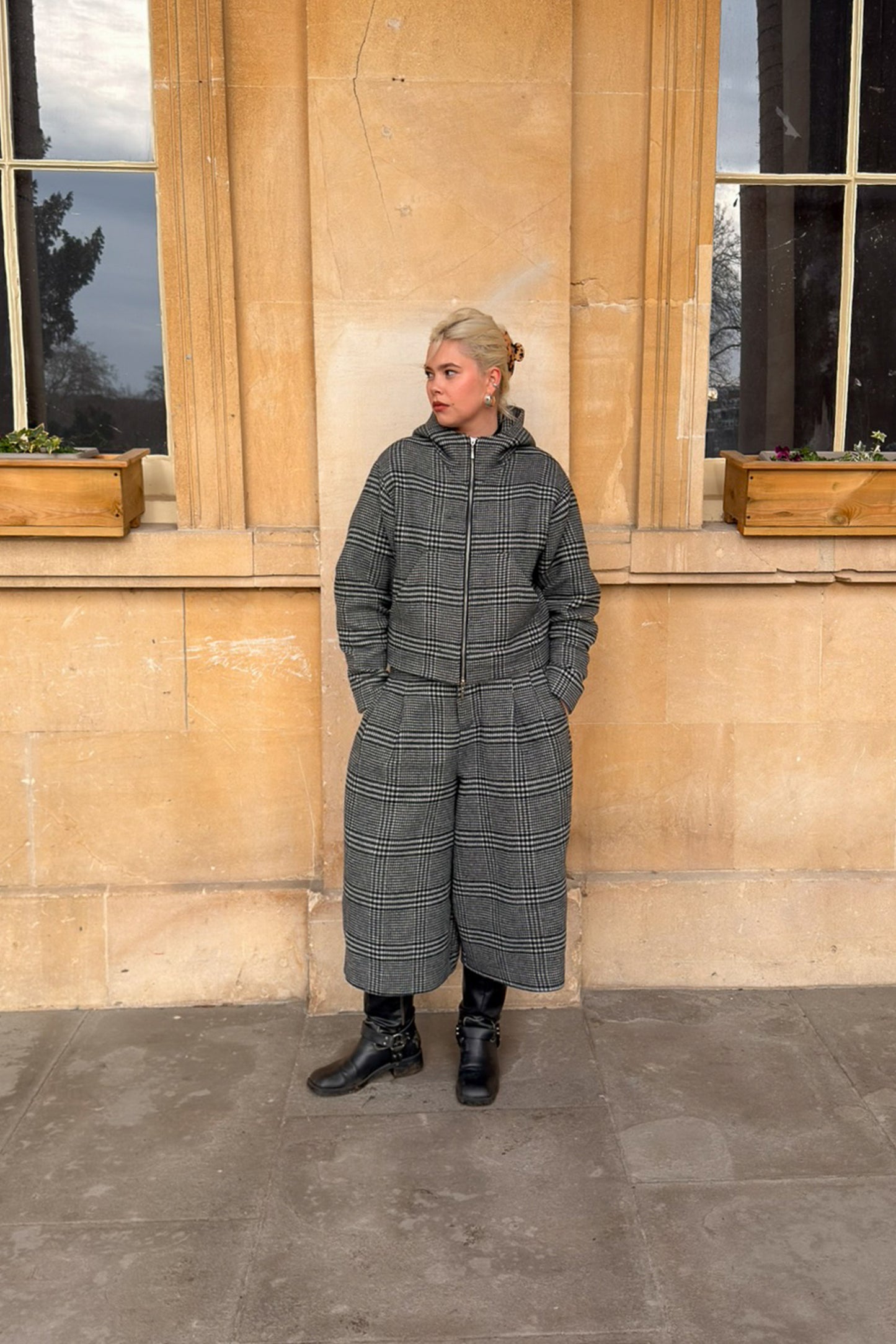 GREY WOOL CROPPED TROUSERS