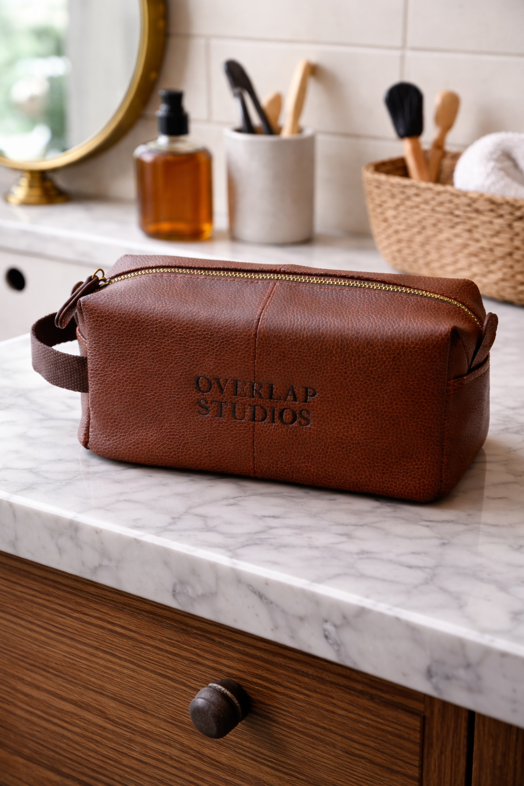 WEEKENDER WASH BAG