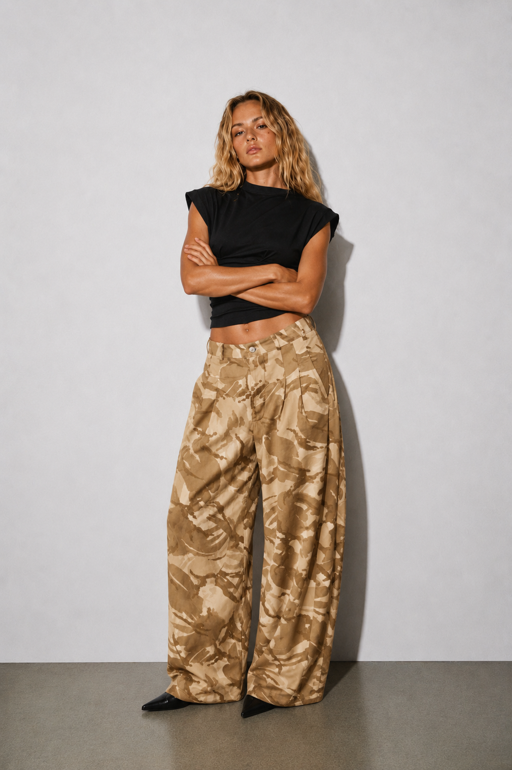 CAMO BARREL TROUSER