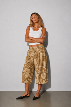 CAMO CROPPED TROUSER