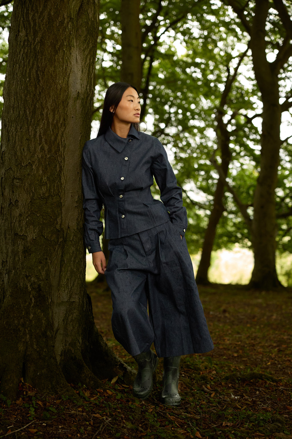 MID BLUE DENIM ASYMMETRIC SHIRT