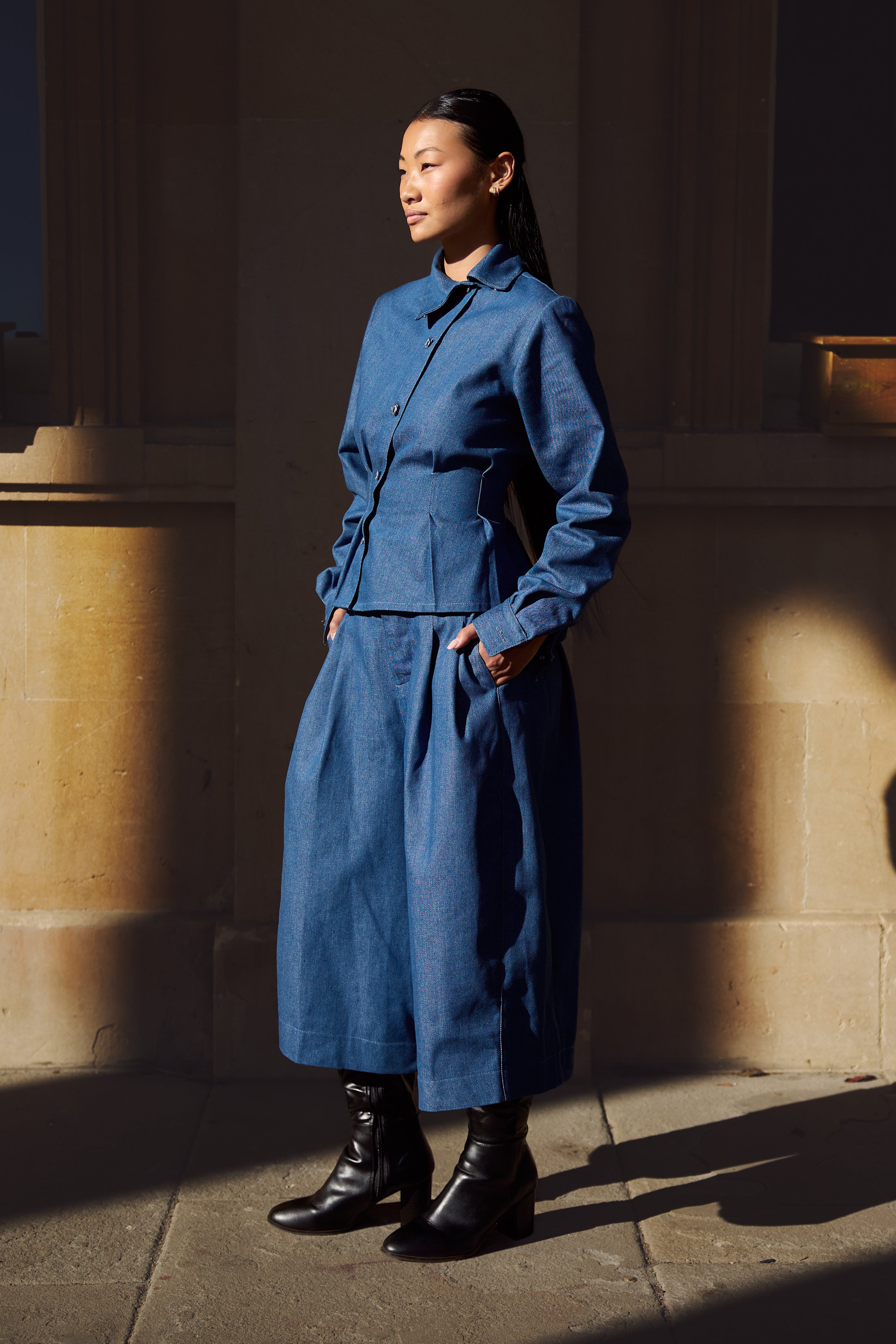 LIGHT BLUE CROPPED TROUSER