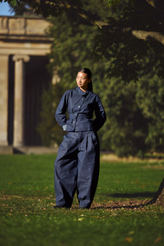 MID BLUE DENIM BARREL TROUSER
