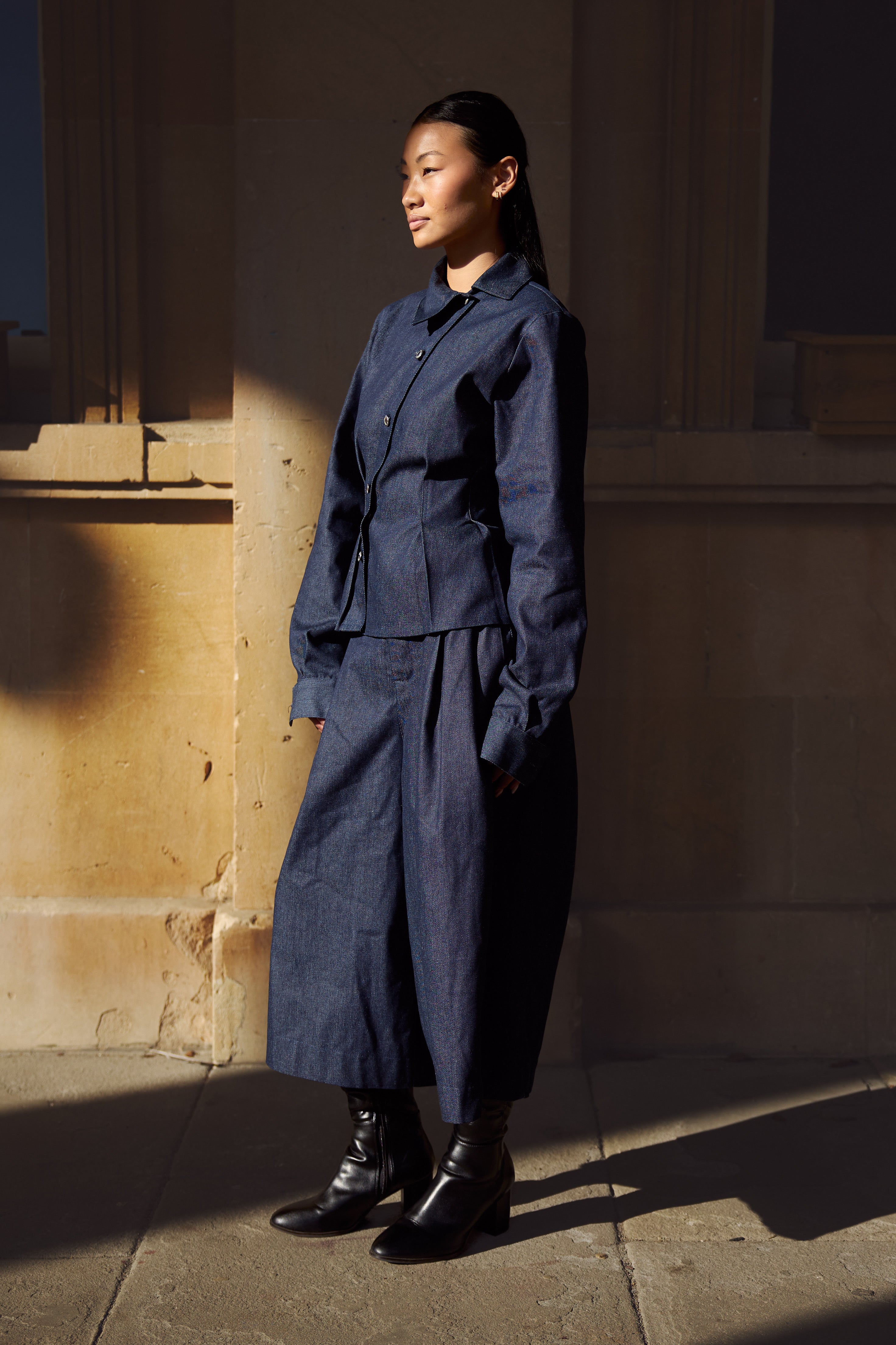 BLUE DENIM CROPPED TROUSER