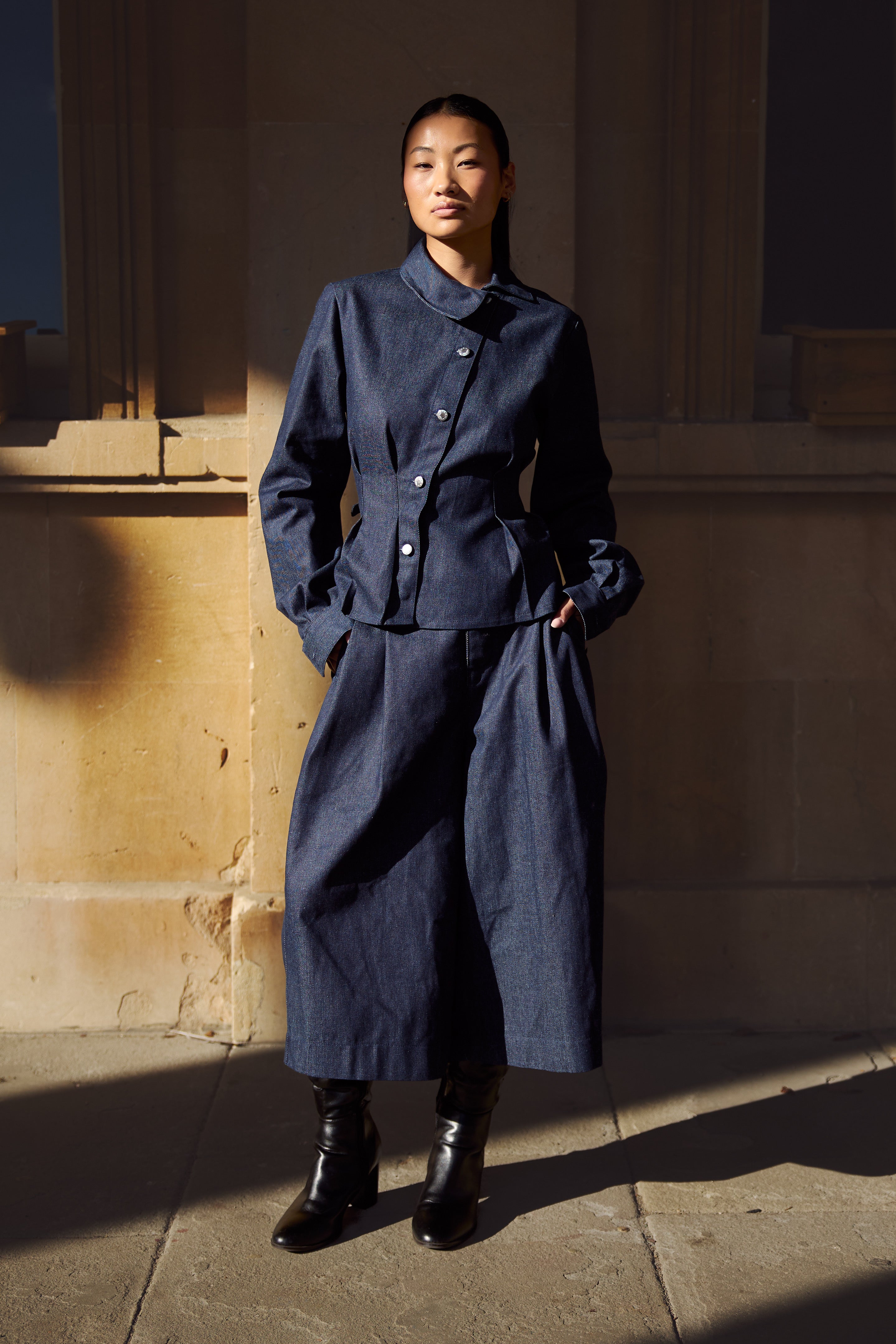 BLUE DENIM CROPPED TROUSER