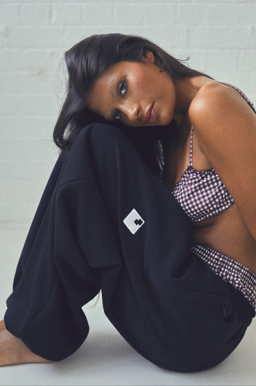 ESSENTIAL BLACK SWEATPANT