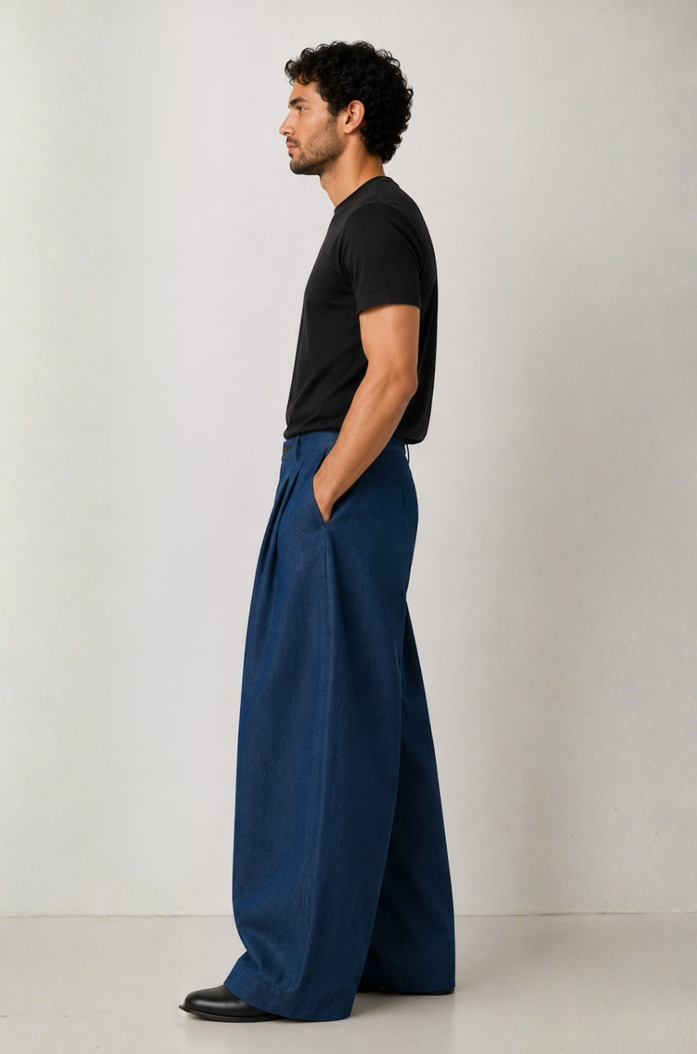 LIGHT WASH BLUE DENIM BARREL TROUSER