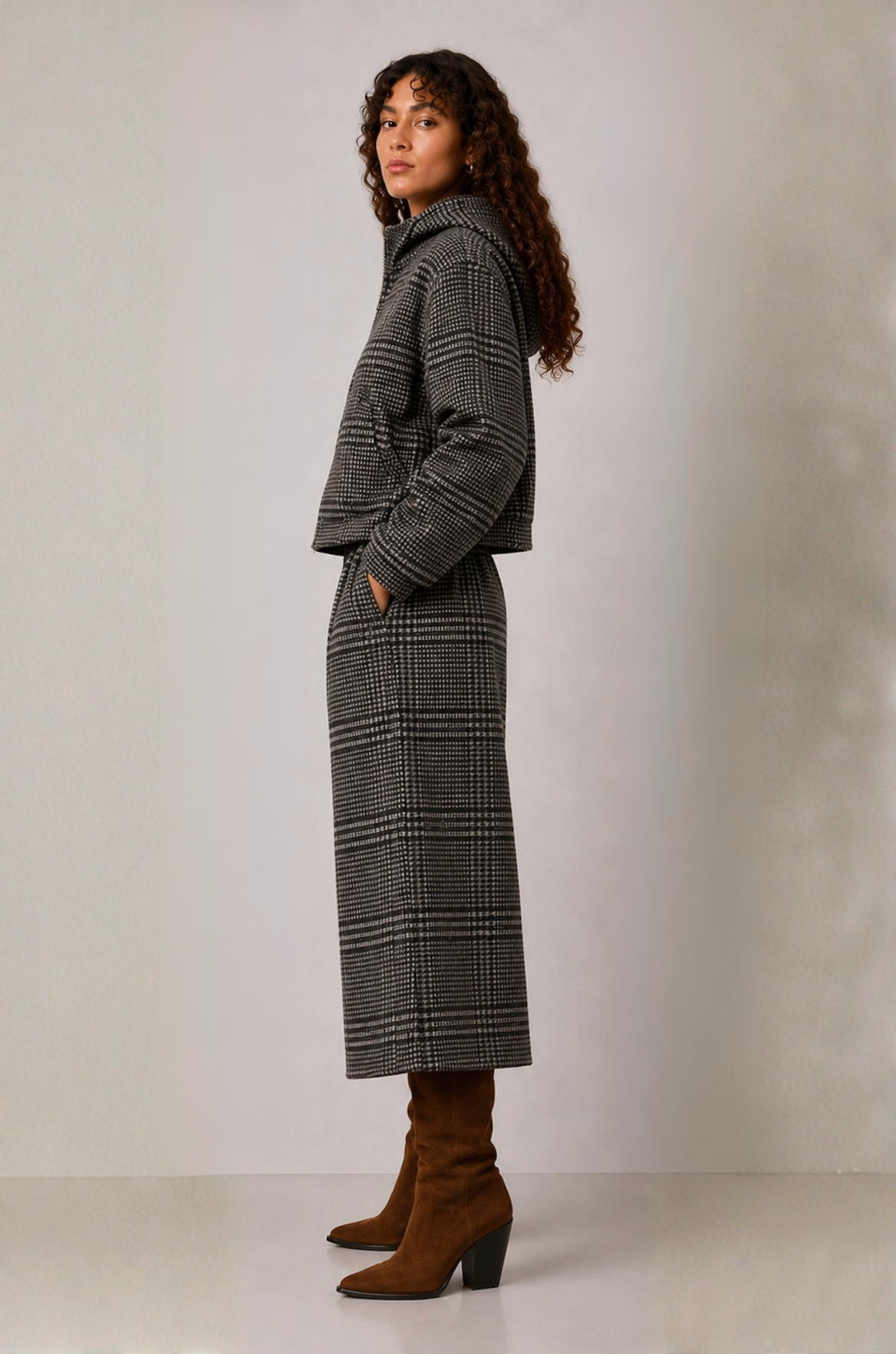 GREY CHECK WOOL CROPPED TROUSERS
