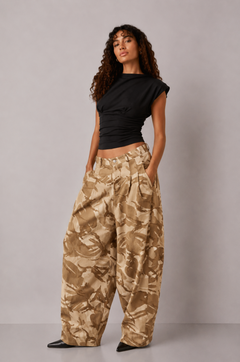 CAMO BARREL TROUSER