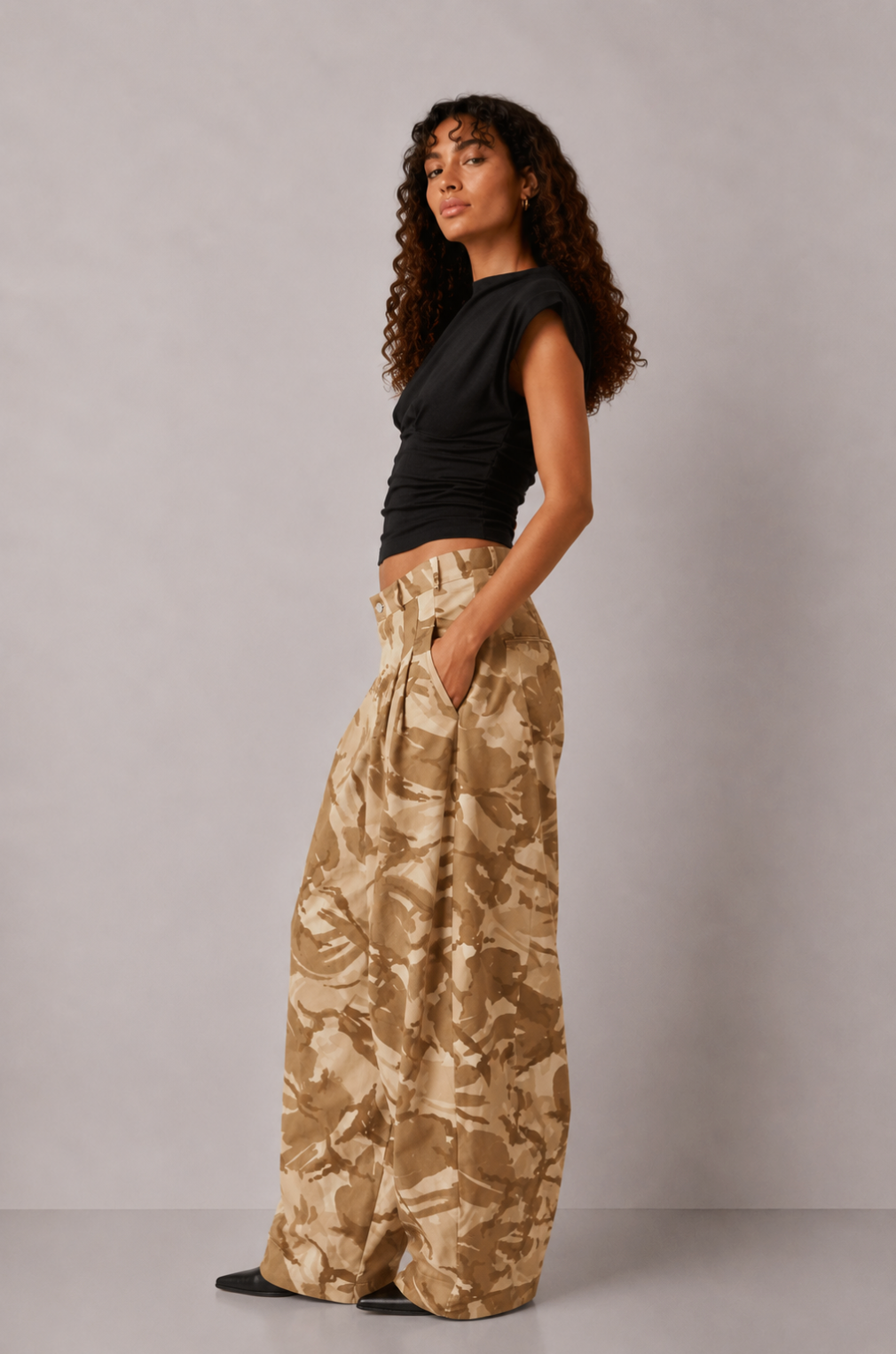 CAMO BARREL TROUSER