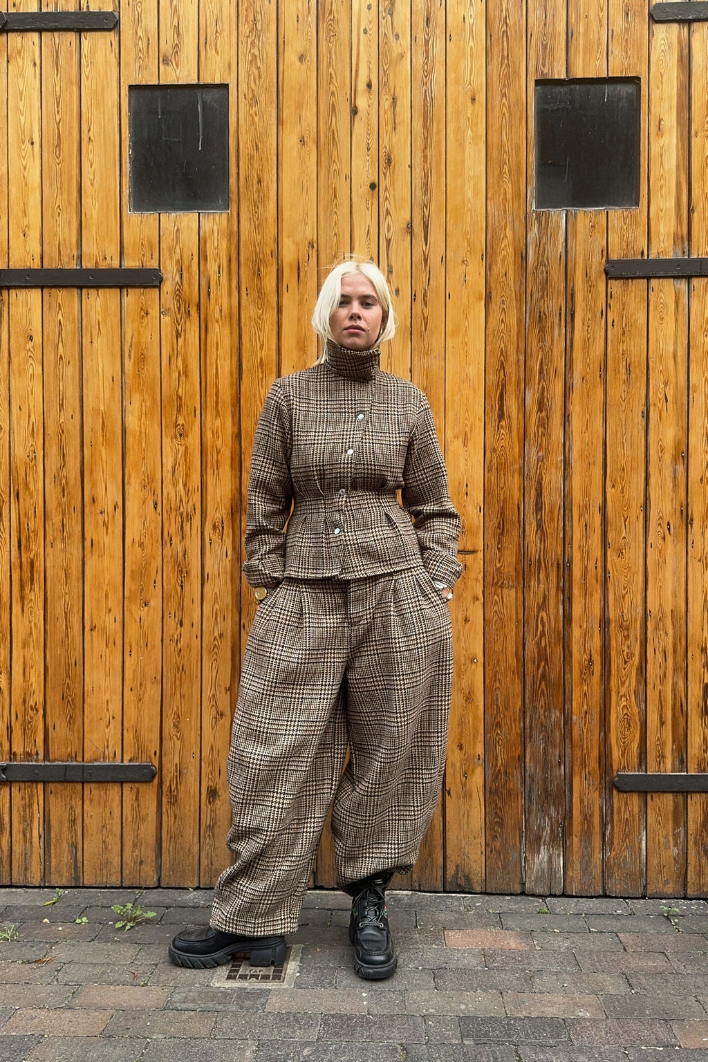 WOOL BARREL TROUSER